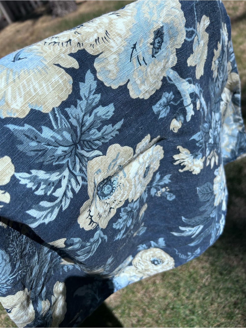 Pottery Barn Blue and Cream Floral Linen-Cotton Pillow Cover with Zipper - Picture 5 of 6